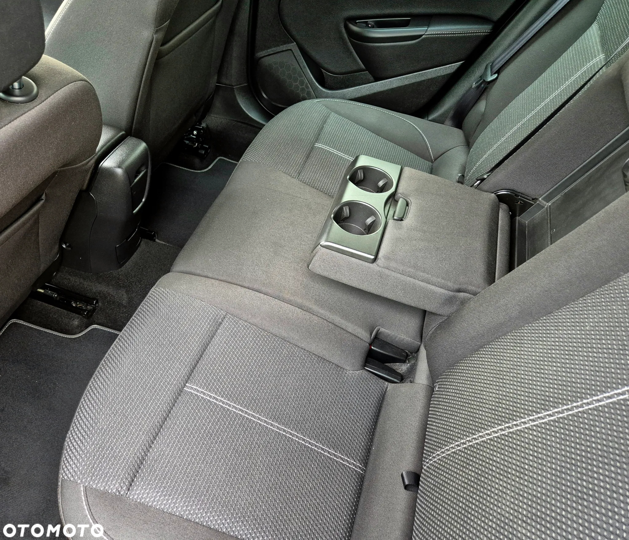 Opel Astra 2.0 CDTI Exklusiv - 28
