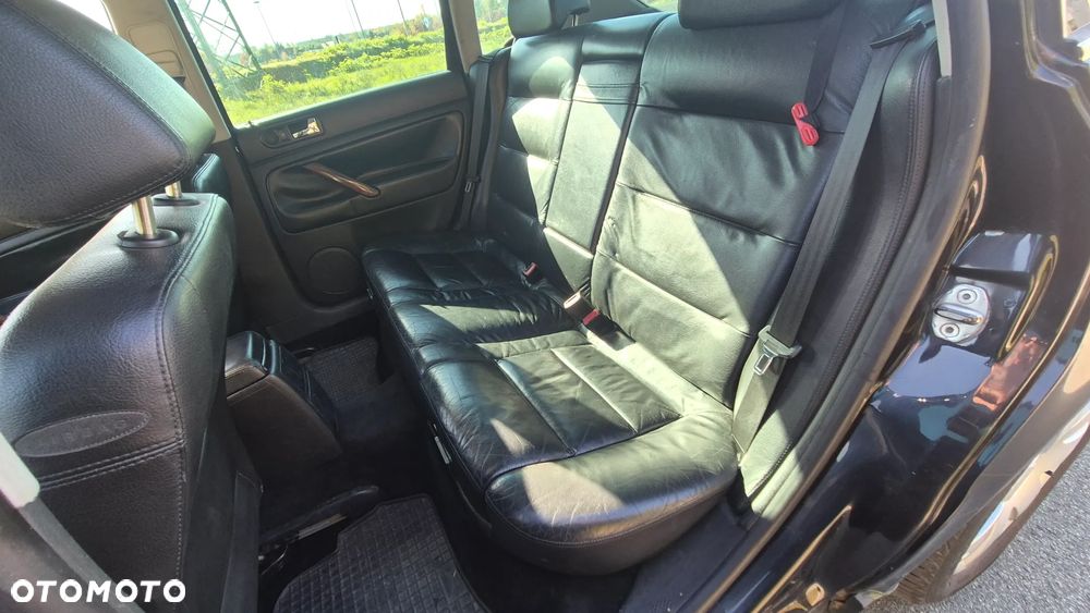 Volkswagen Passat 1.9 TDI Highline - 12