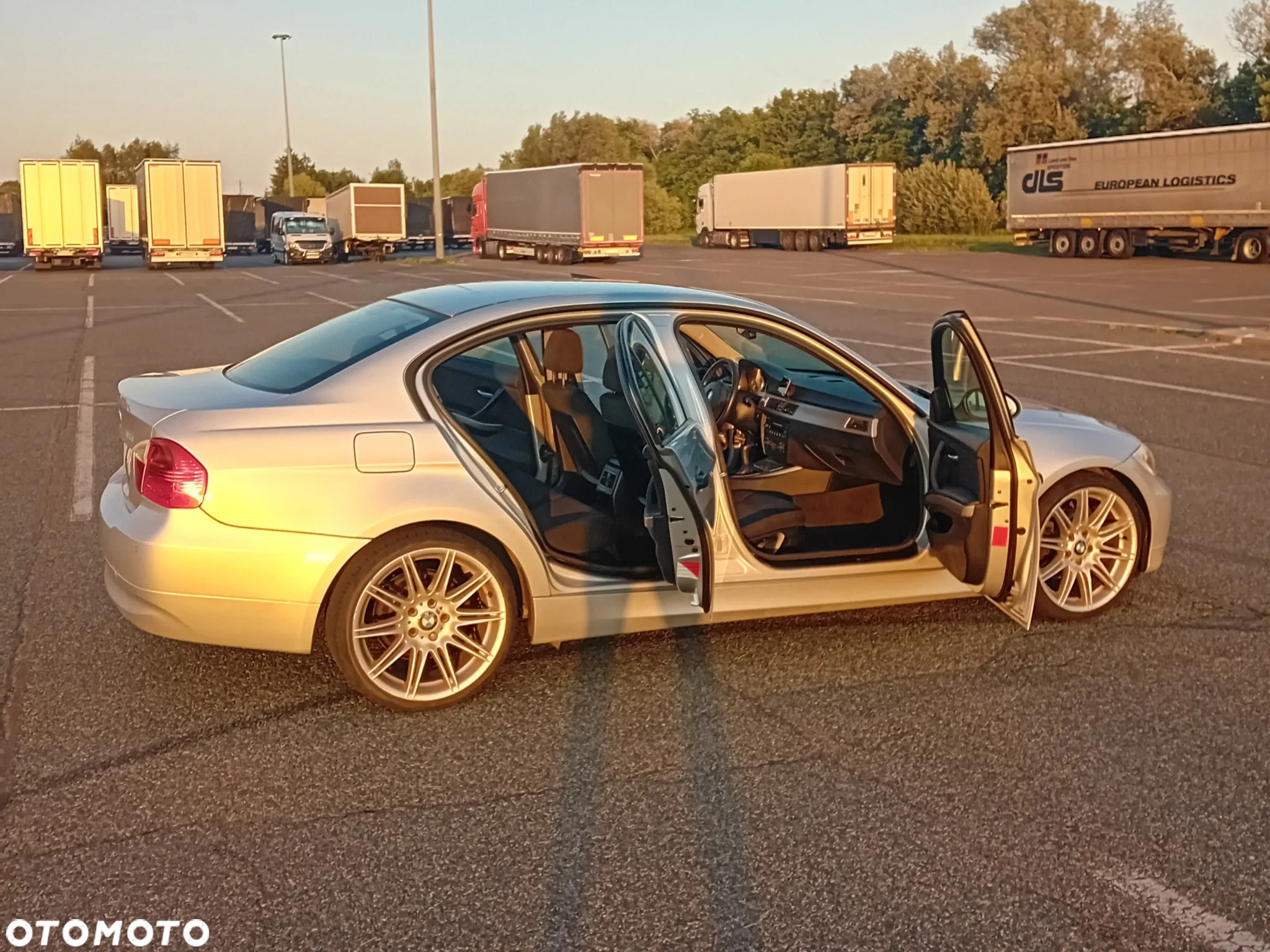 BMW Seria 3 318d - 16