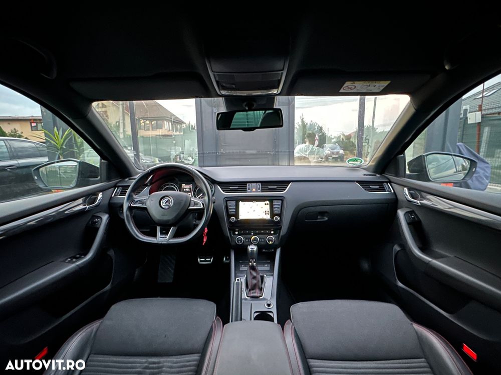 Skoda Octavia Combi Diesel 2.0 TDI DSG RS - 15