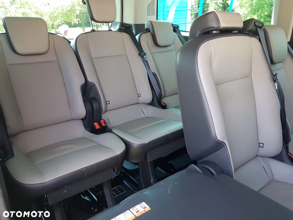 Ford Tourneo Custom - 31