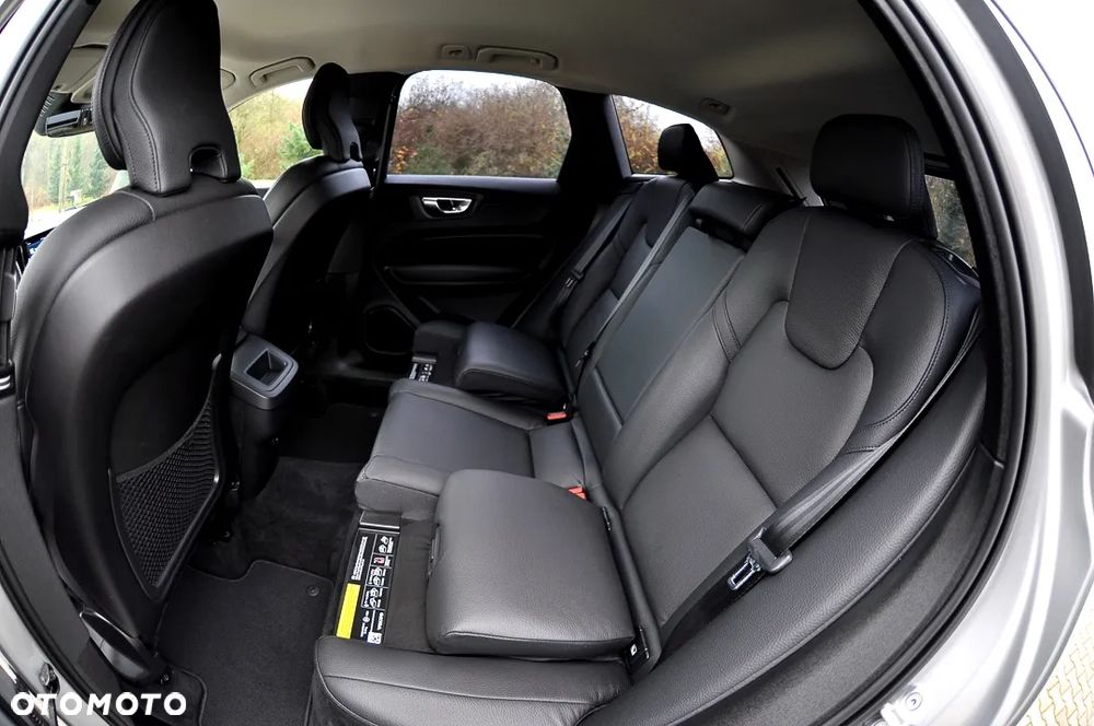 Volvo XC 60 B4 D AWD Geartronic RDesign - 28