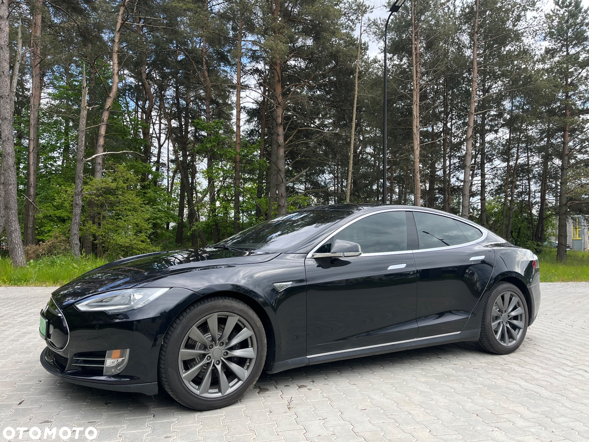Tesla Model S 75 D - 12