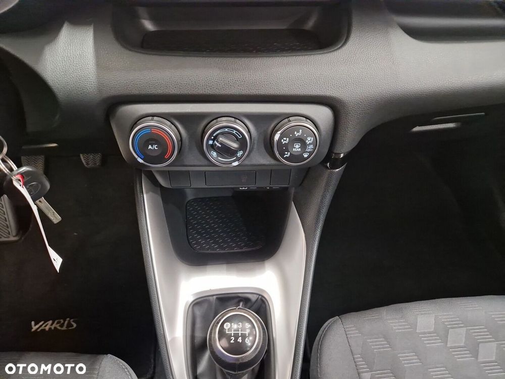 Toyota Yaris 1.5 Comfort - 17
