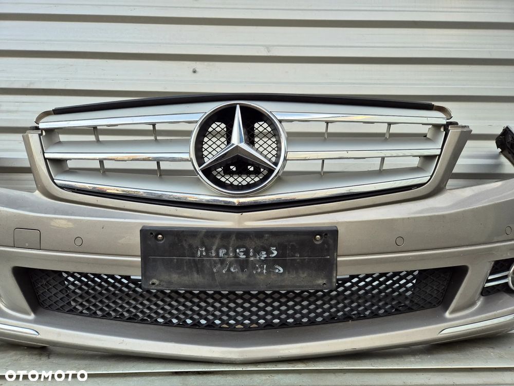 Zderzak przedni Mercedes C-klasa W204 Avantgarde - 2