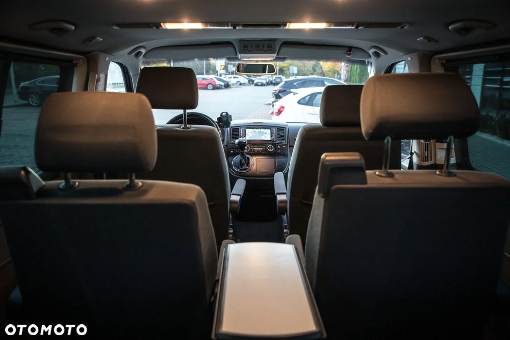 Volkswagen Multivan - 10