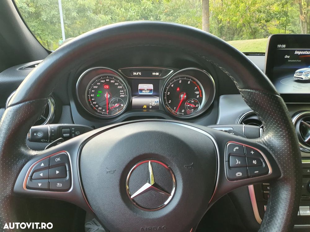 Mercedes-Benz GLA 250 4MATIC Aut. - 13