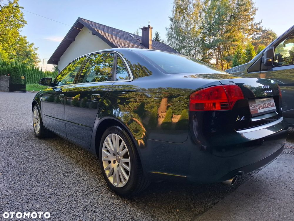 Audi A4 Limousine - 9