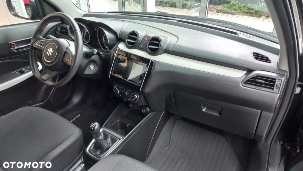 Suzuki Swift 1.2 Premium Plus - 23
