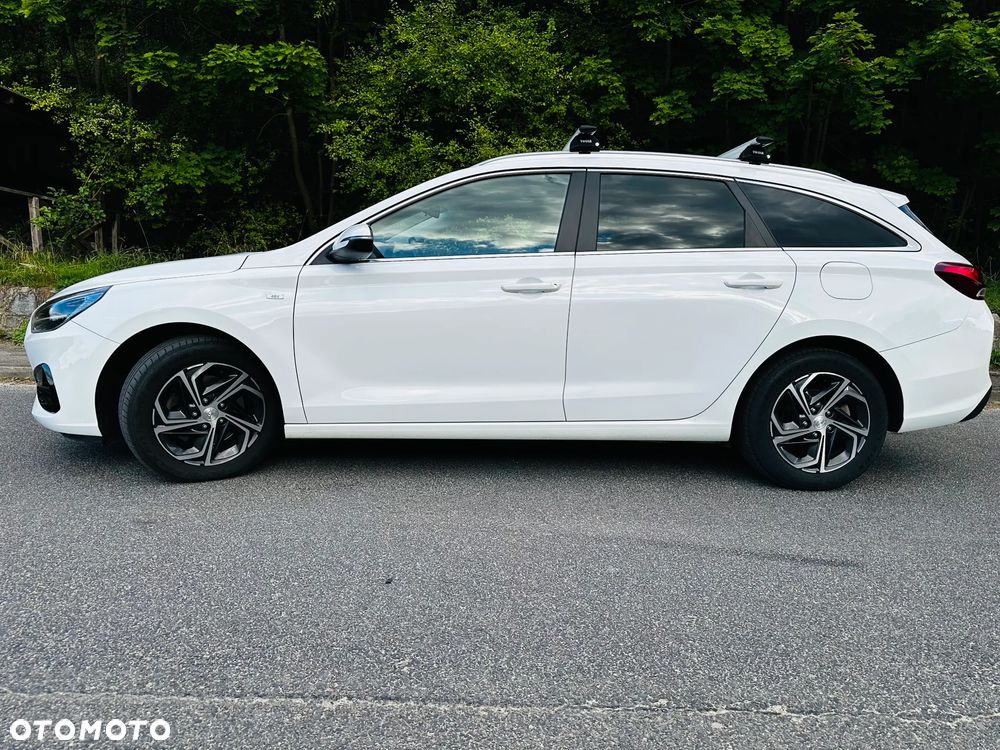 Hyundai i30 1.5 T-GDI 48V Comfort DCT - 4