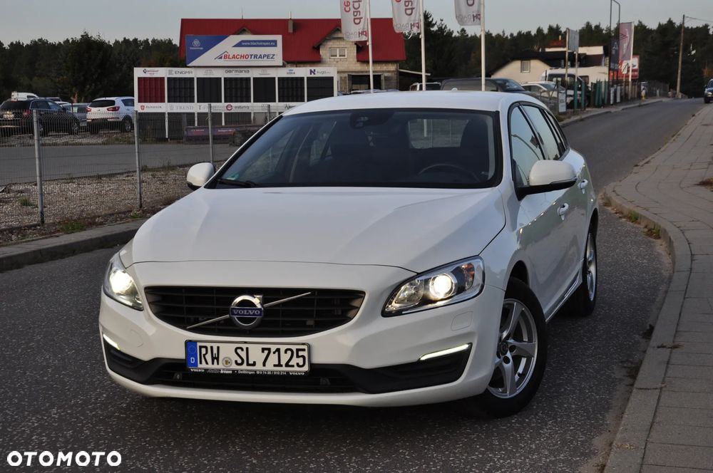 Volvo V60 D3 Summum - 1