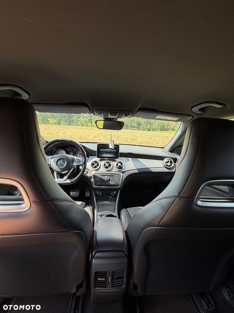 Mercedes-Benz CLA 200 7G-DCT AMG Line - 19