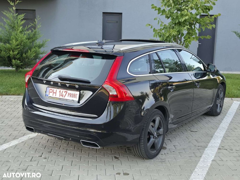 Volvo V60 D6 Plug-In-Hybrid AWD Geartronic Summum - 4