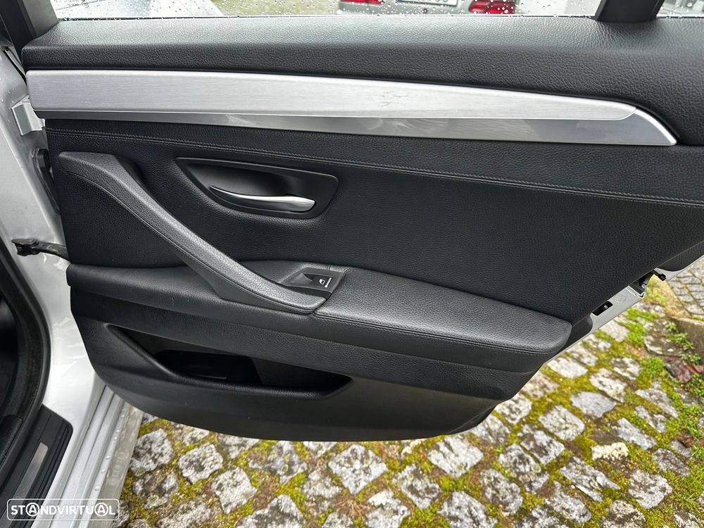 BMW 520 d Pack M - 43