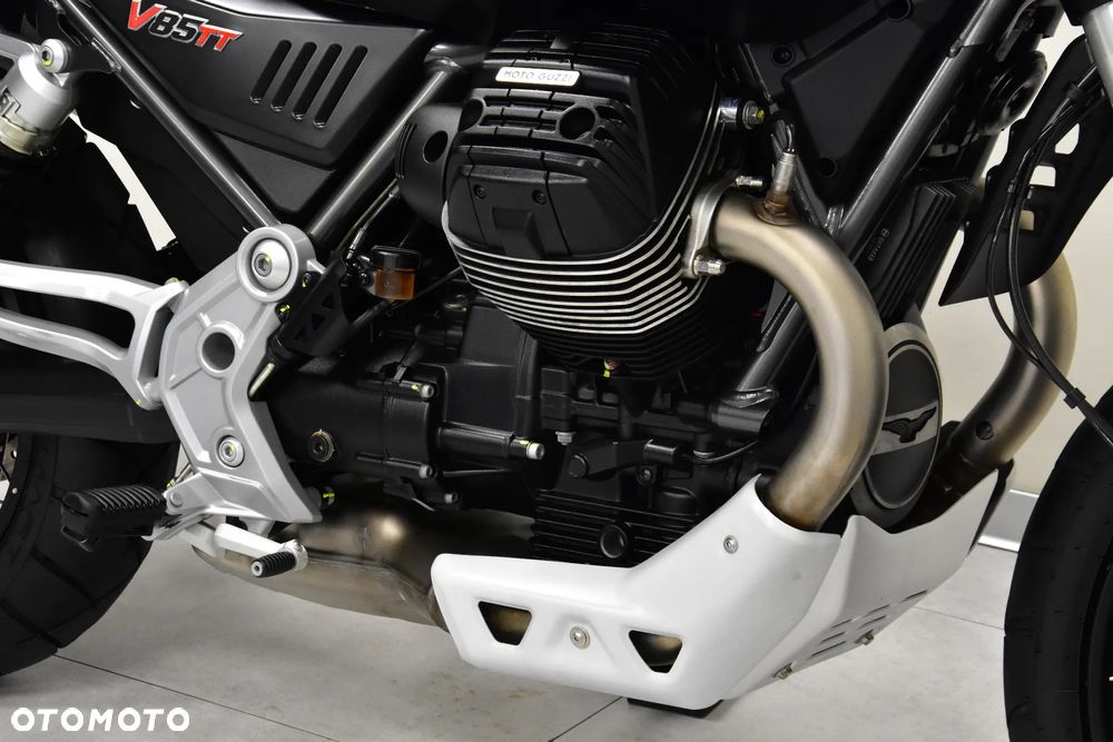 Moto Guzzi V85 - 23