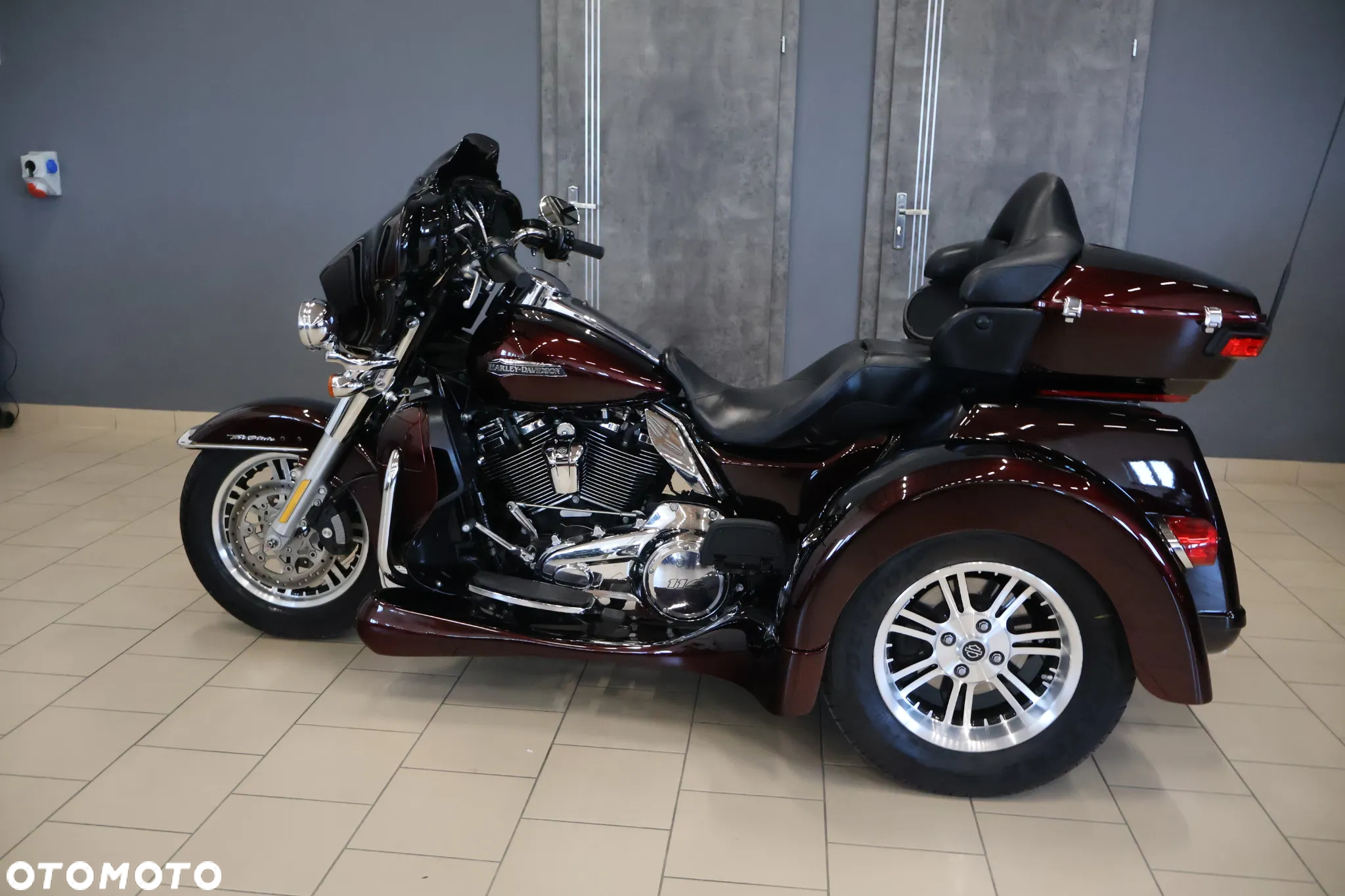 Harley-Davidson FLHS Electra Glide - 7