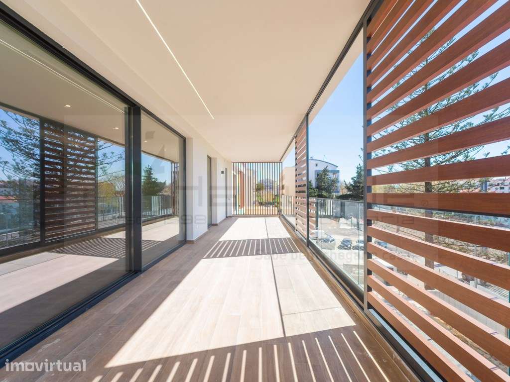 T2 com Terraço, Box com 43 m2 e arrecadação em Condomínio de Luxo c... - Grande imagem: 2/30
