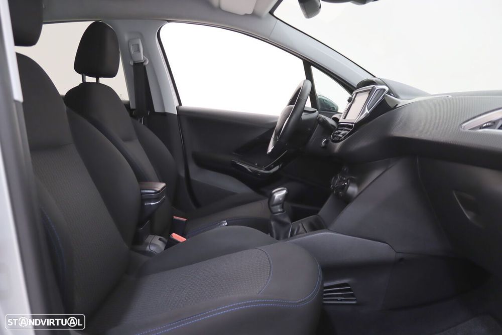 Peugeot 208 1.2 PureTech Style - 7