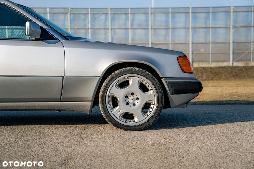 Mercedes-Benz Klasa E 320 - 10