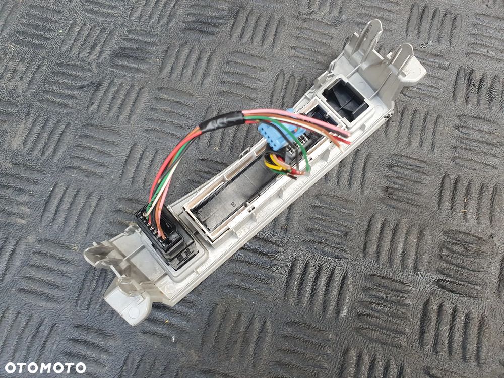 PRZEŁĄCZNIK GRZANIA FOTELI TOYOTA COROLLA E15 - 2