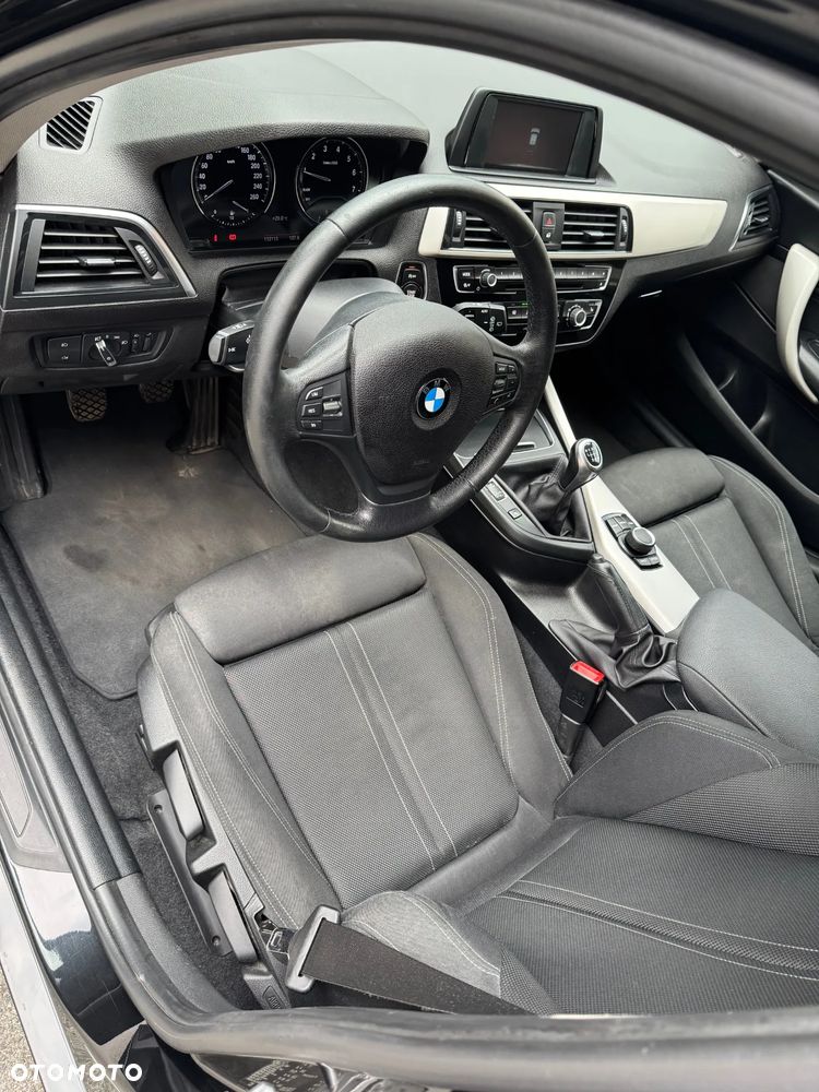 BMW Seria 1 116i - 24