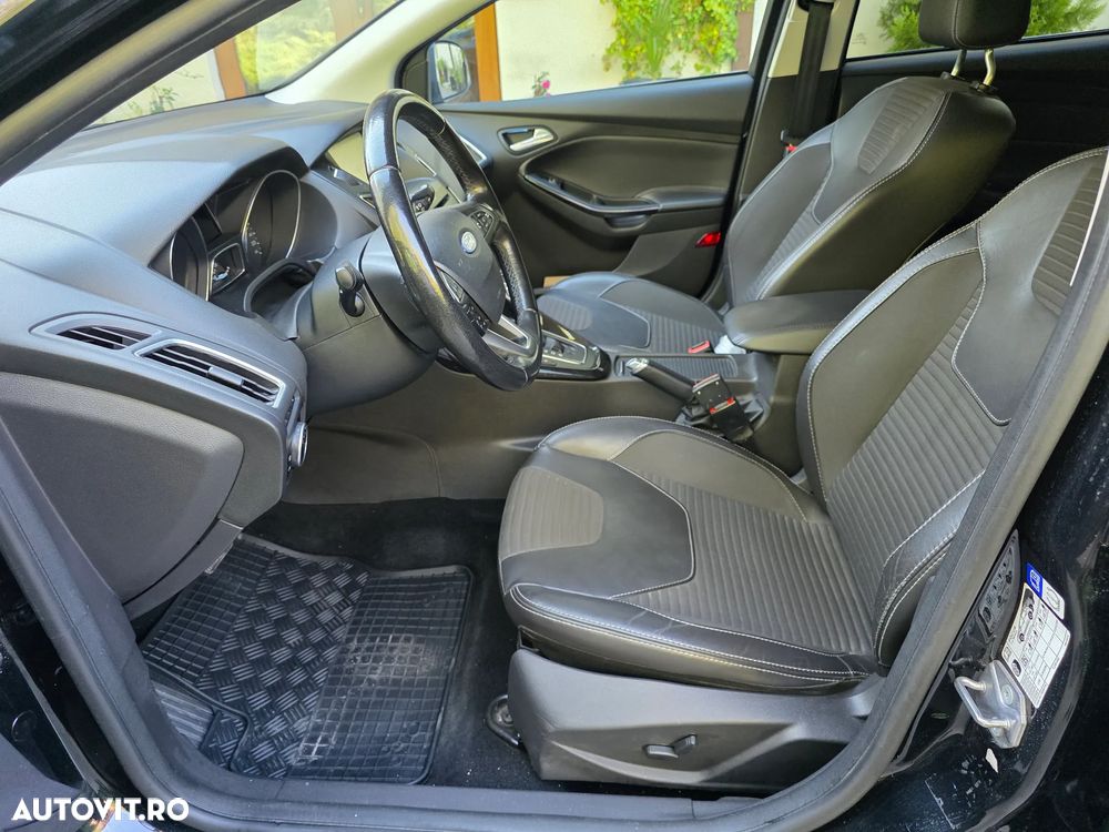 Ford Focus 2.0 TDCI Powershift Titanium - 16