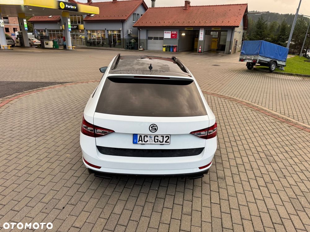 Skoda Superb Combi 2.0 TSI 4x4 DSG SportLine - 12