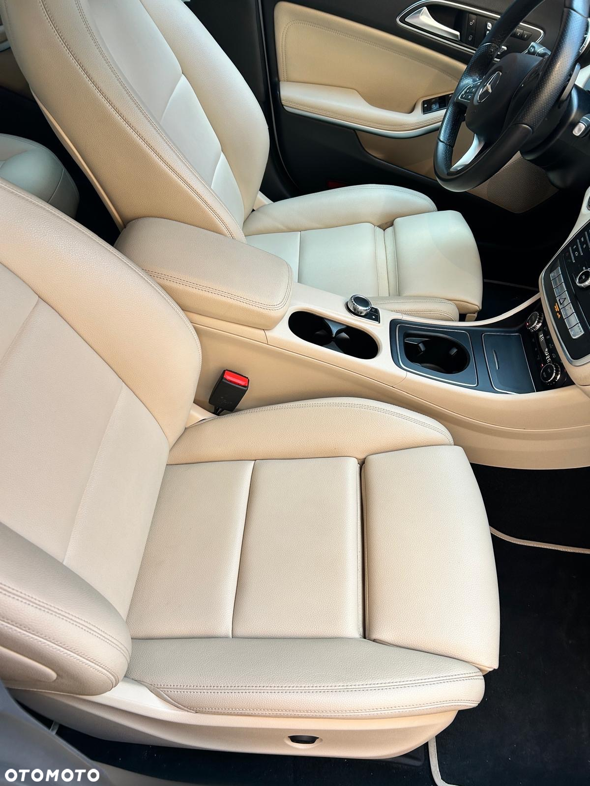 Mercedes-Benz CLA 250 4-Matic - 19