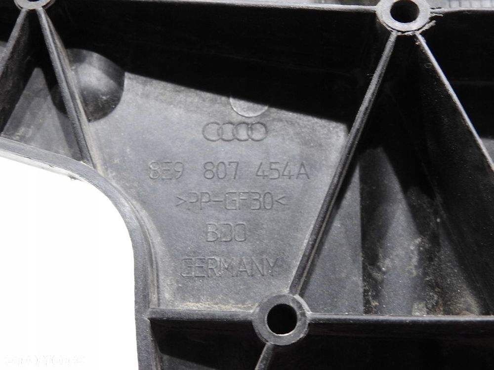 ŚLIZG ZDERZAKA PRAWY TYŁ AUDI A4 B7 AVANT - 8