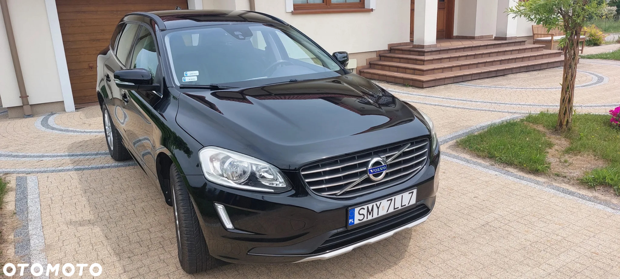 Volvo XC 60 D3 Drive-E R-Design Momentum - 2