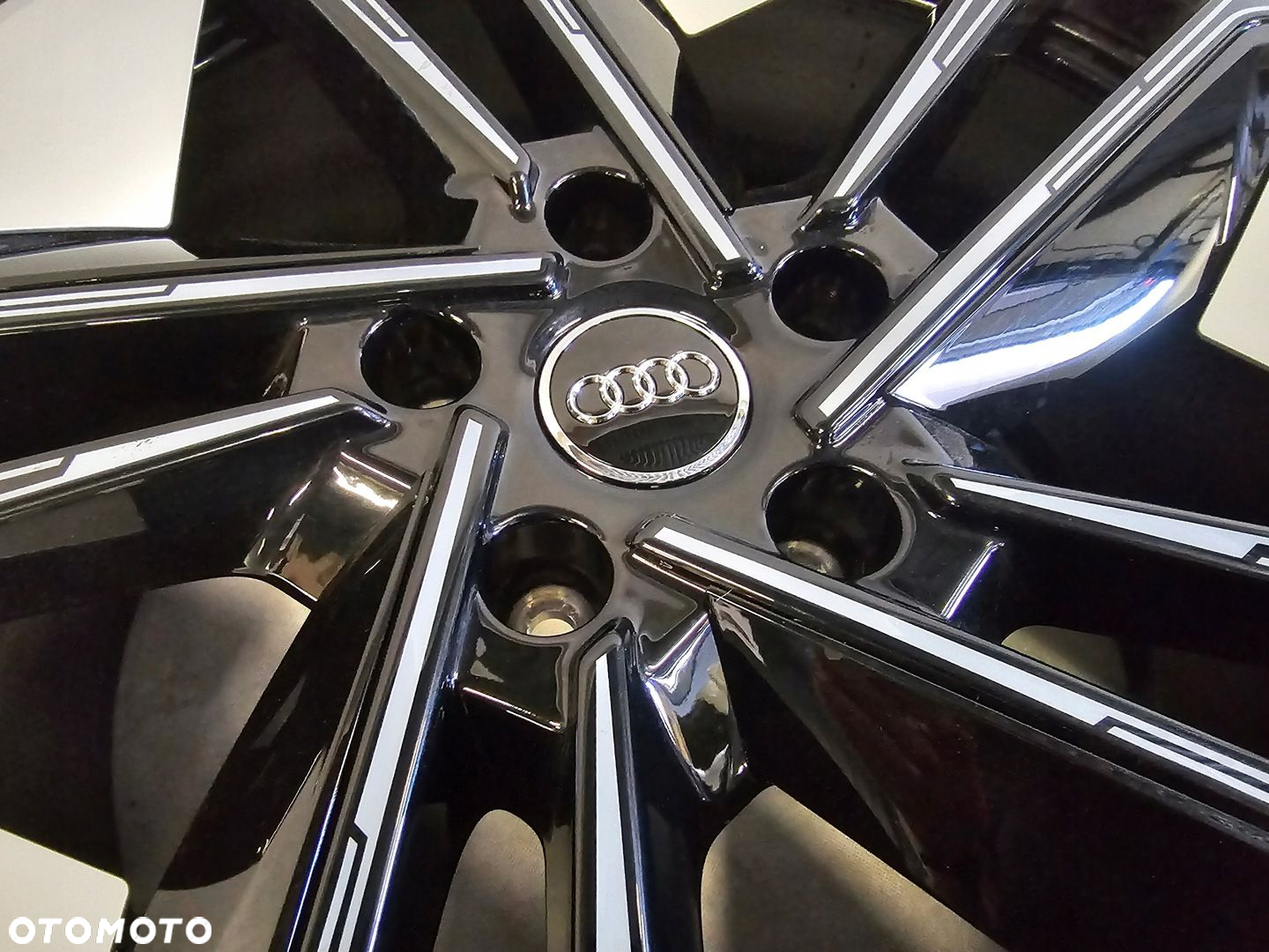 Felga Audi E TRON GT 4J3601025L 4J3601025AC 9,5x21 ET60 - 4