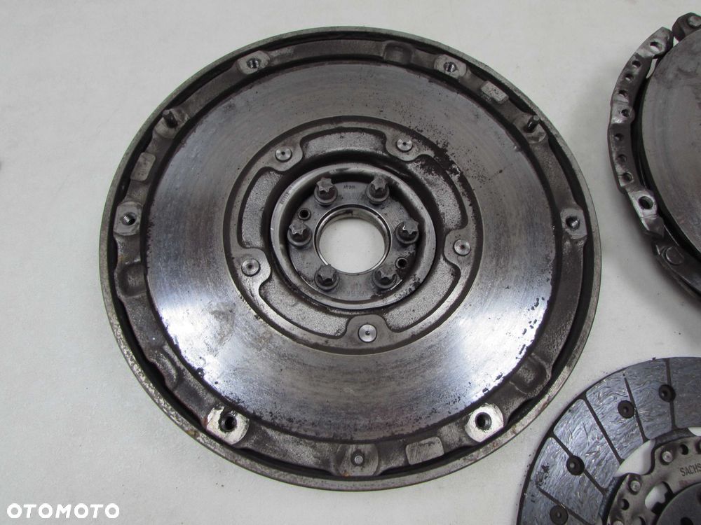 VOLVO PEUGEOT 1.6 D2 E-HDI SPRZEGLO KOLO DWUMASOWE TARCZA 9MM DOCISK AV61-6477-CC AV61-7550-C1B 09- - 4
