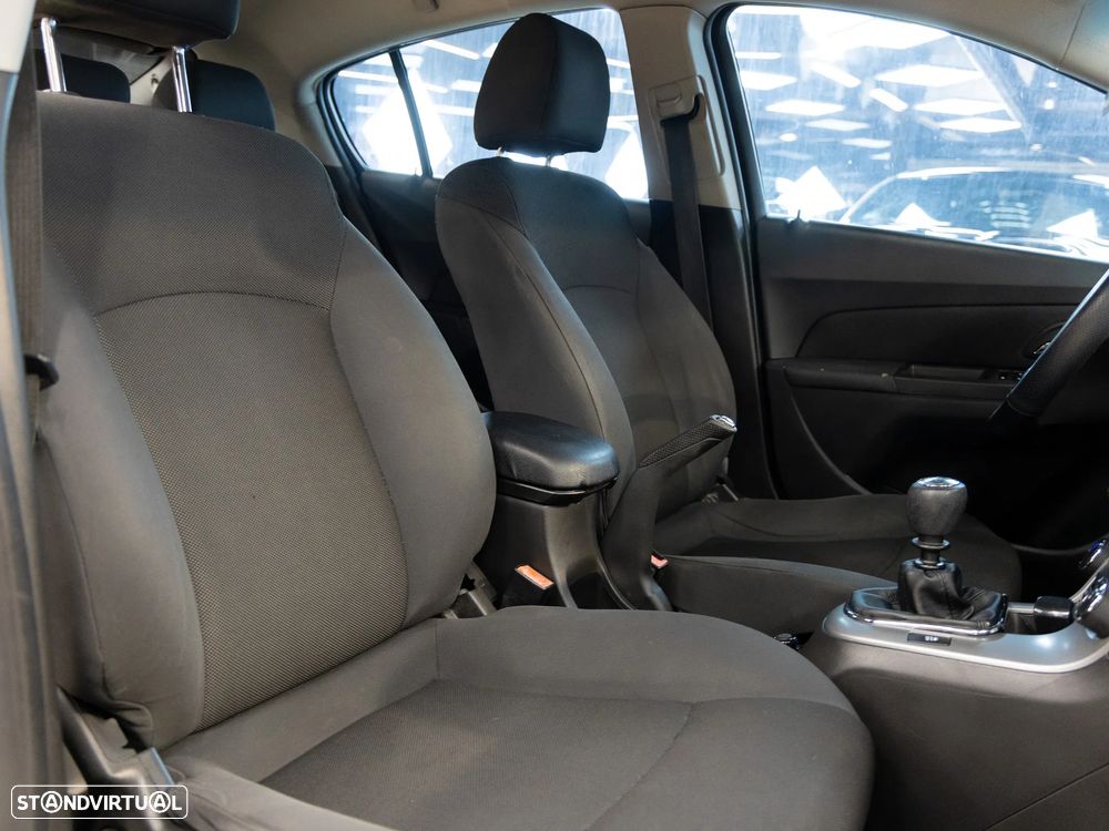 Chevrolet Cruze 1.6 LT - 15