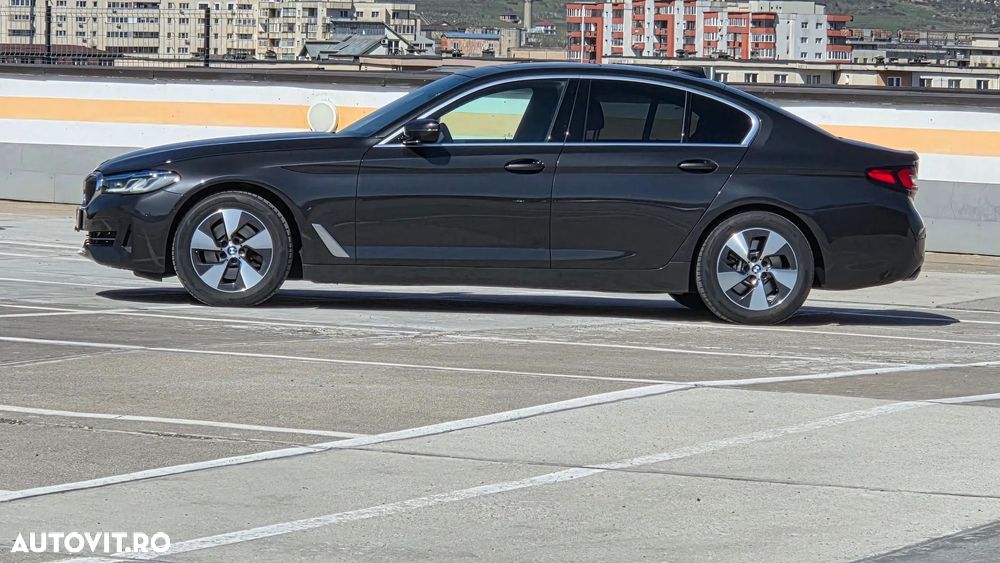 BMW Seria 5 520d AT MHEV - 33