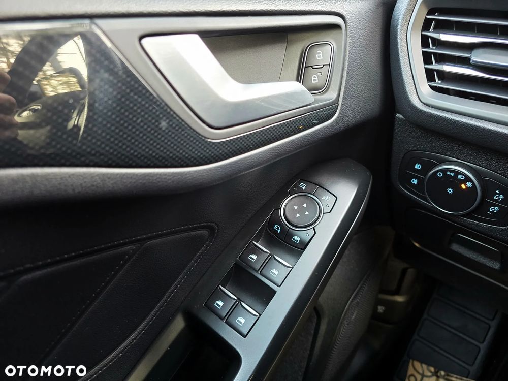 Ford Focus 1.5 EcoBoost ST-Line - 19