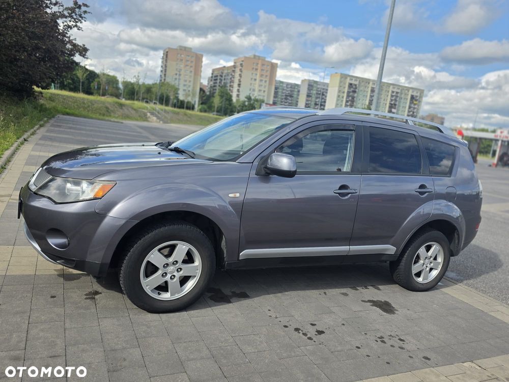 Mitsubishi Outlander 2.0 DID Intense + - 3