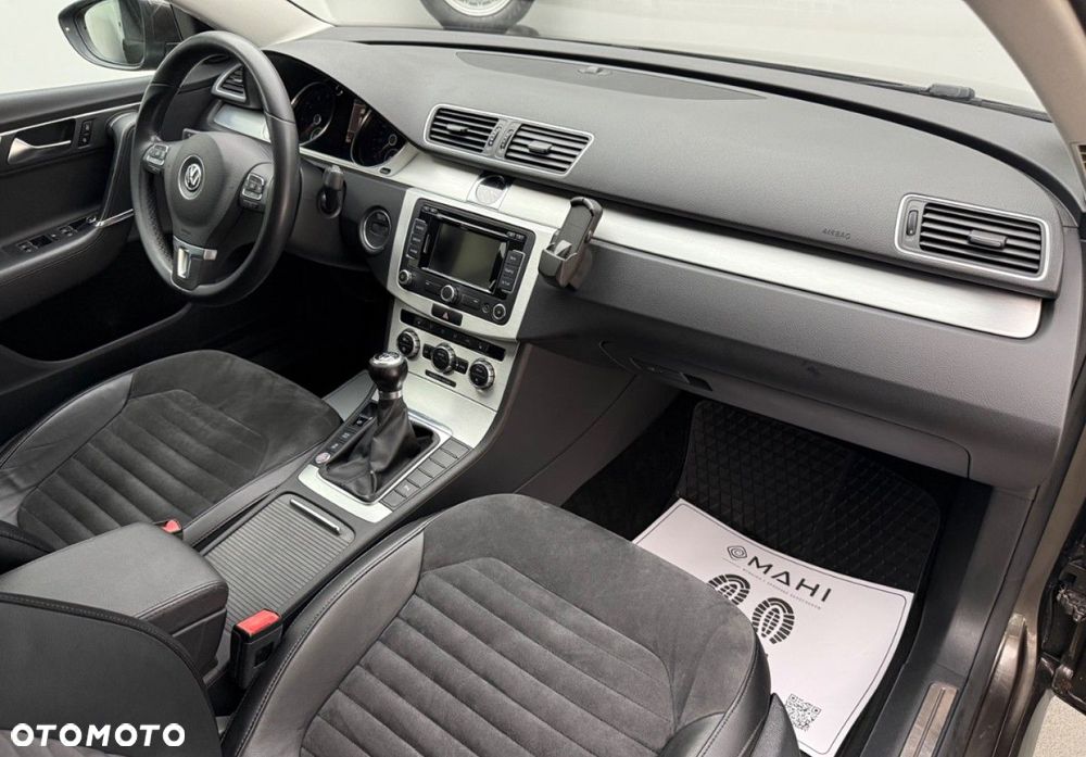 Volkswagen Passat - 17