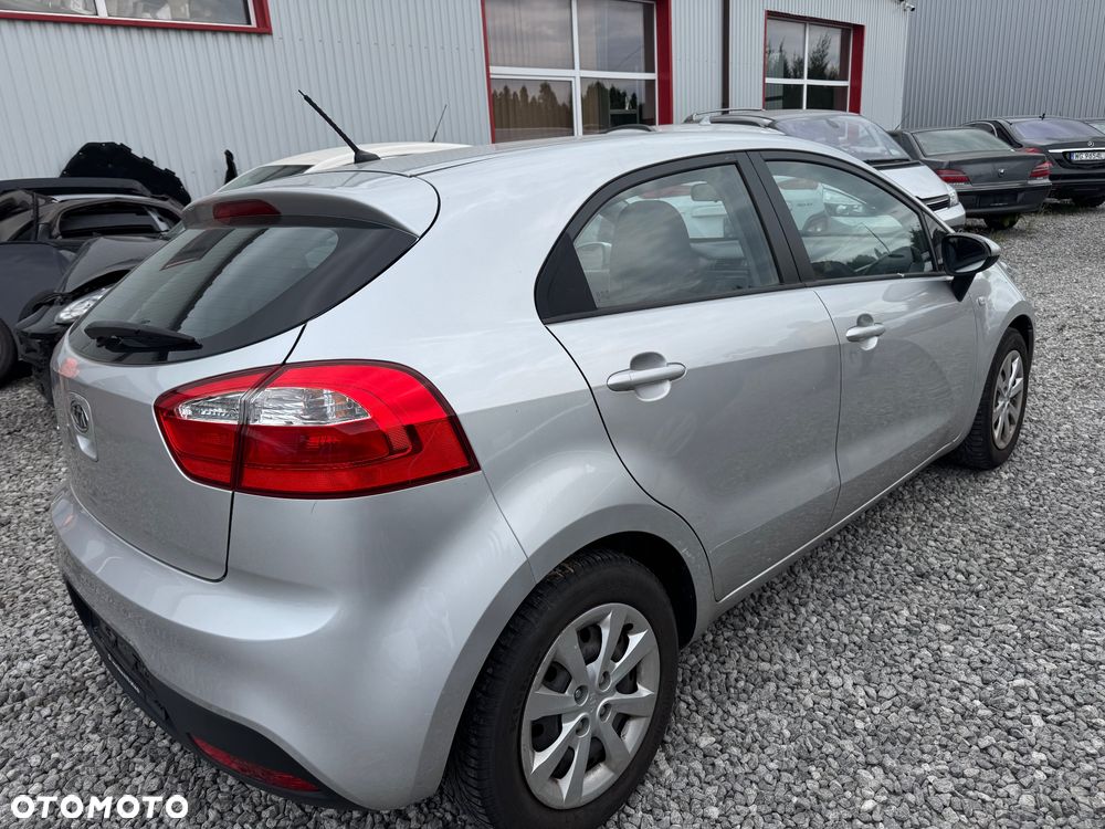 Kia Rio - 3
