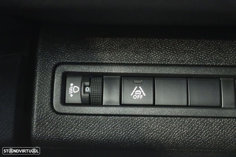 Peugeot 3008 1.5 BlueHDi Active Pack EAT8 - 17