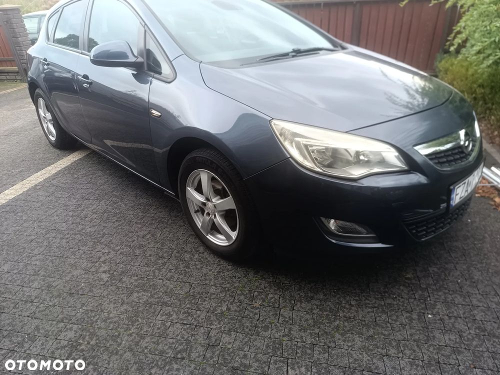 Opel Astra 1.3 CDTI DPF EcoFLEX Edition - 4