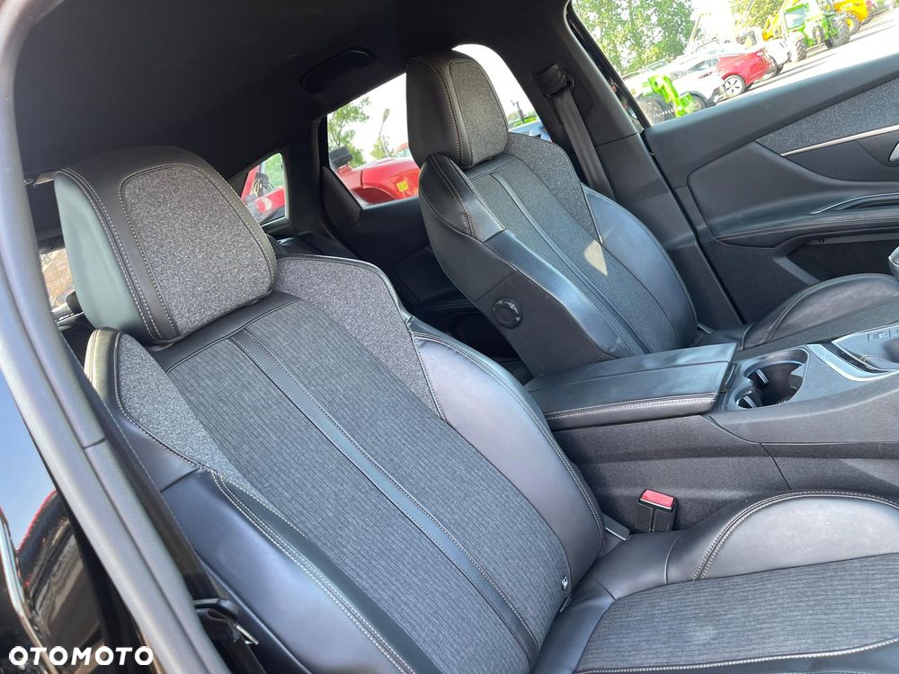 Peugeot 3008 1.2 PureTech Allure - 23