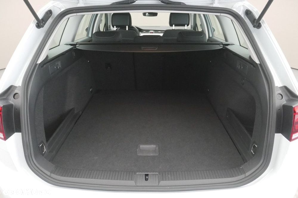 Volkswagen Passat Variant 1.5 TSI EVO Business DSG - 16