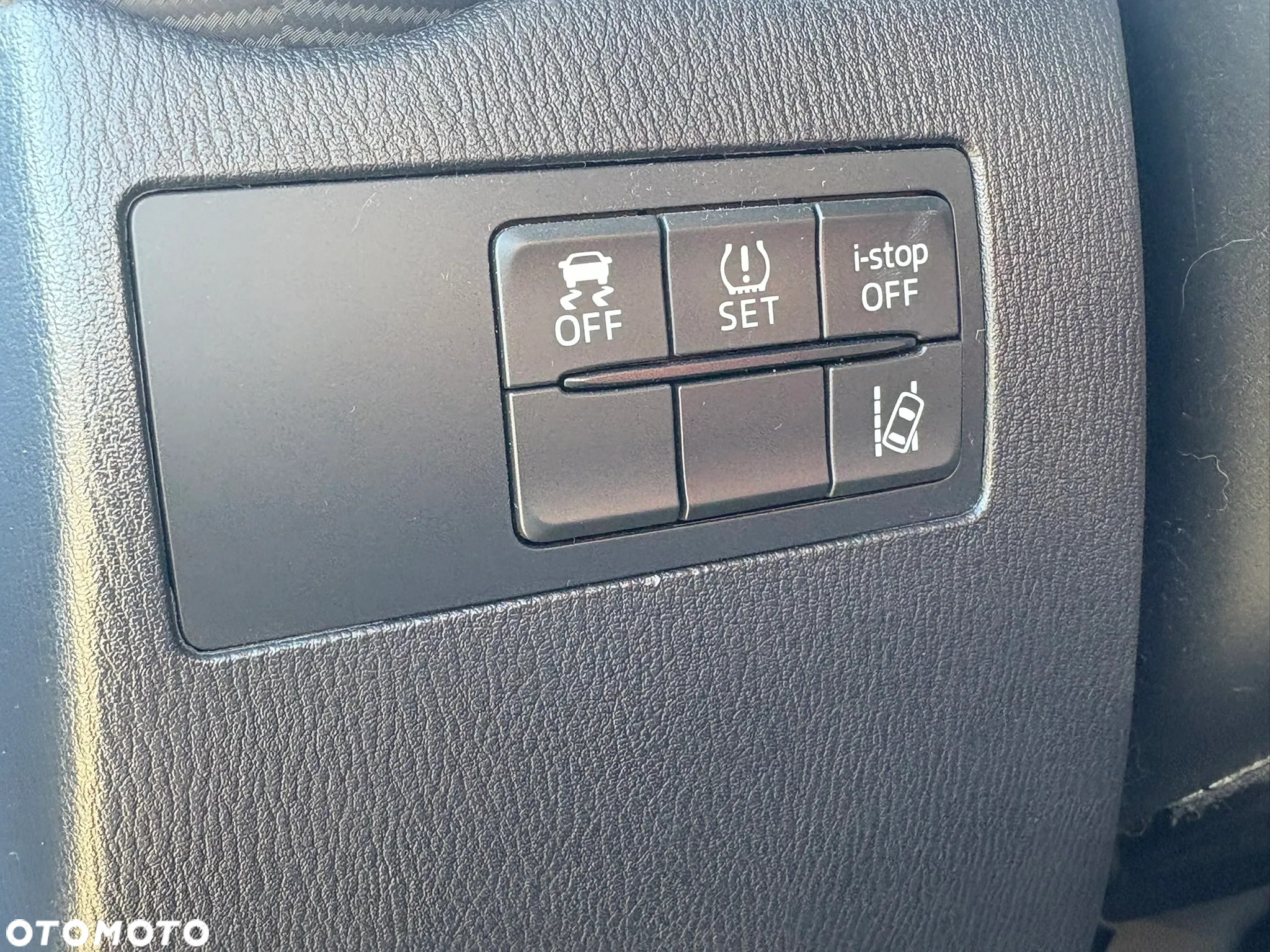 Mazda 2 SKYACTIV-D 105 Exclusive-Line - 35