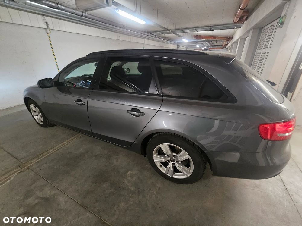 Audi A4 Avant 2.0 TDI DPF Ambiente - 8