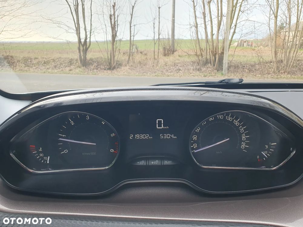 Peugeot 2008 1.6 e-HDi Active S&S - 13