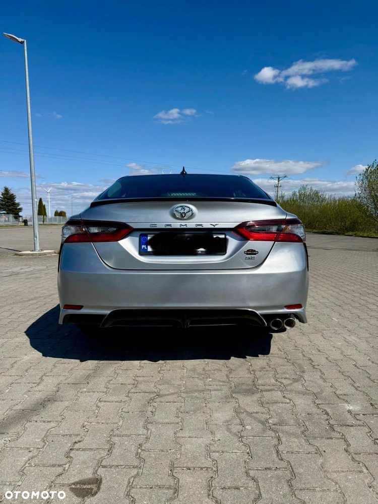 Toyota Camry - 5