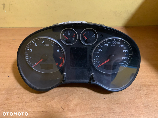 AUDI A3 8P 1.6 LICZNIK ZEGARY 8P0920931A