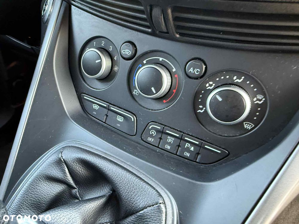 Ford Kuga 1.6 EcoBoost FWD Titanium ASS - 7