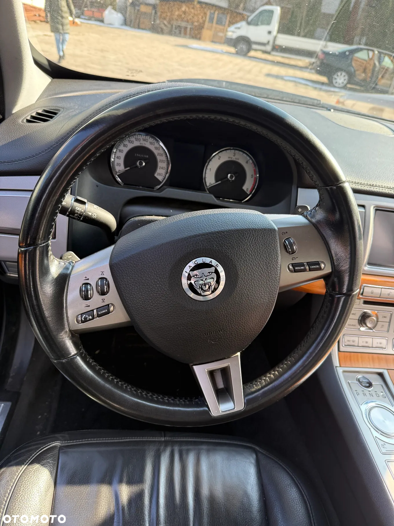 Jaguar XF 2.7 V6 D Luxury - 8