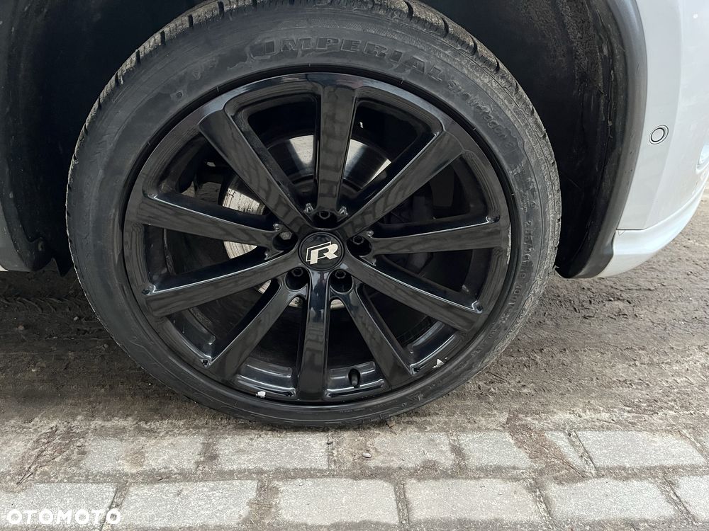Volkswagen Tiguan - 8